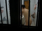 偷看妹妹洗澡受不了